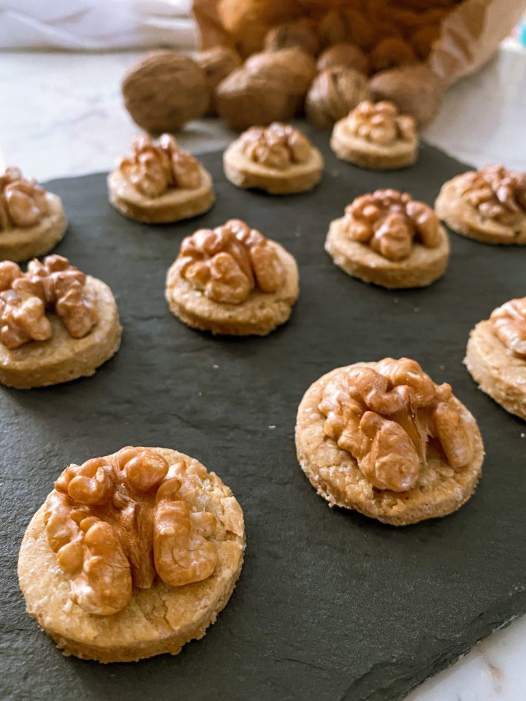 Scopri di più sull'articolo Biscotti speziati con noci