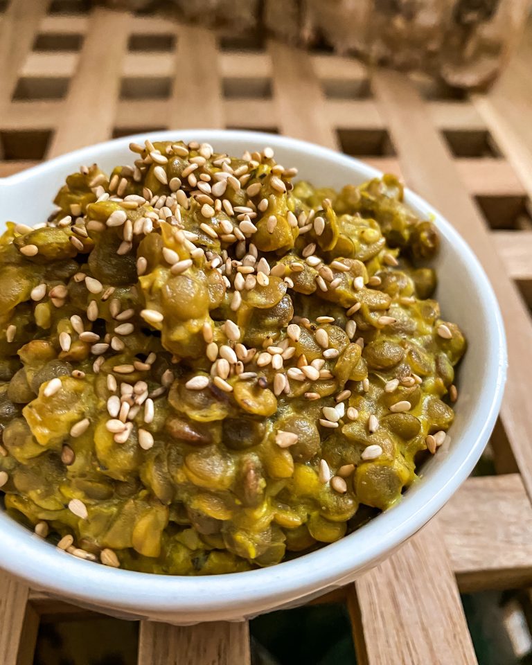 Scopri di più sull'articolo Lenticchie al latte di cocco e curcuma